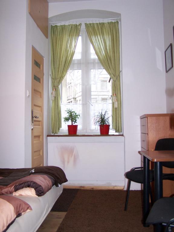 Film Hostel Poznan Room photo