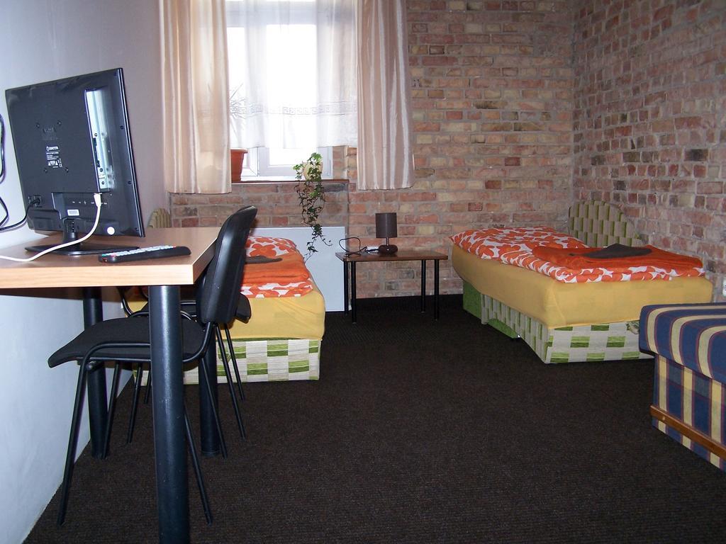Film Hostel Poznan Exterior photo
