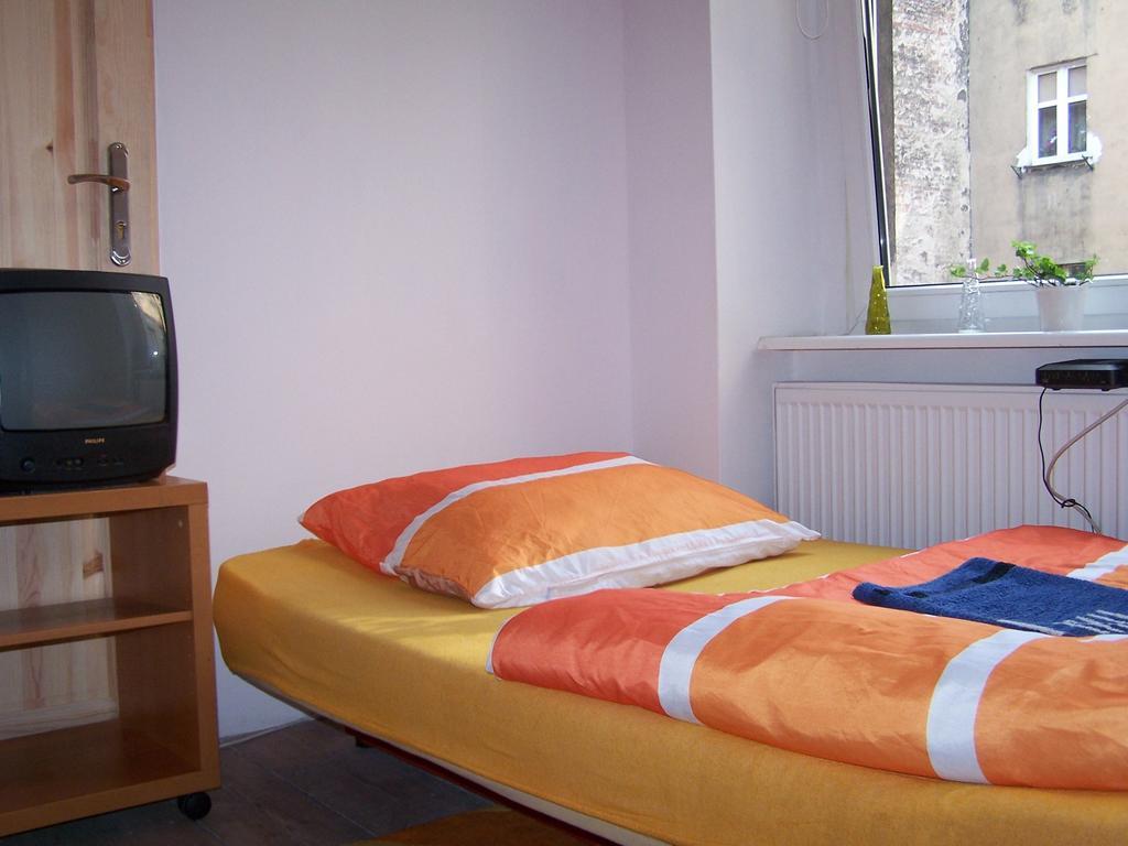 Film Hostel Poznan Room photo