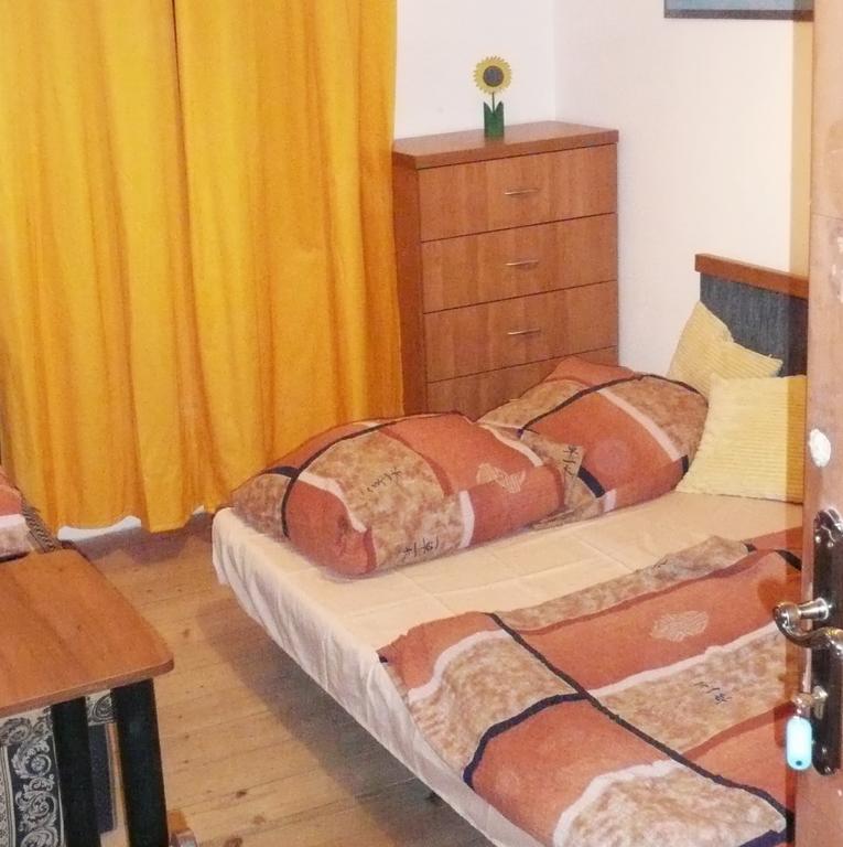 Film Hostel Poznan Room photo