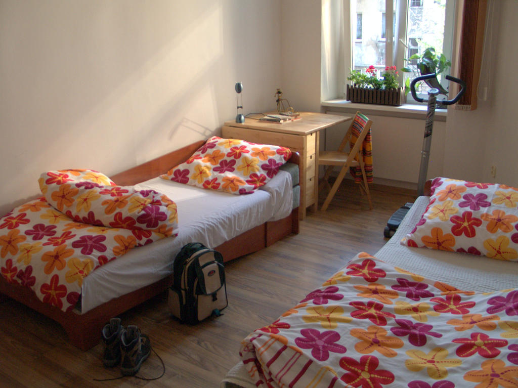 Film Hostel Poznan Room photo